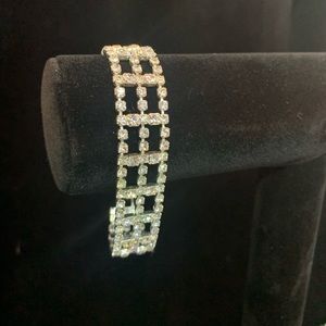 Lovely ladder rhinestone bracelet with clasp